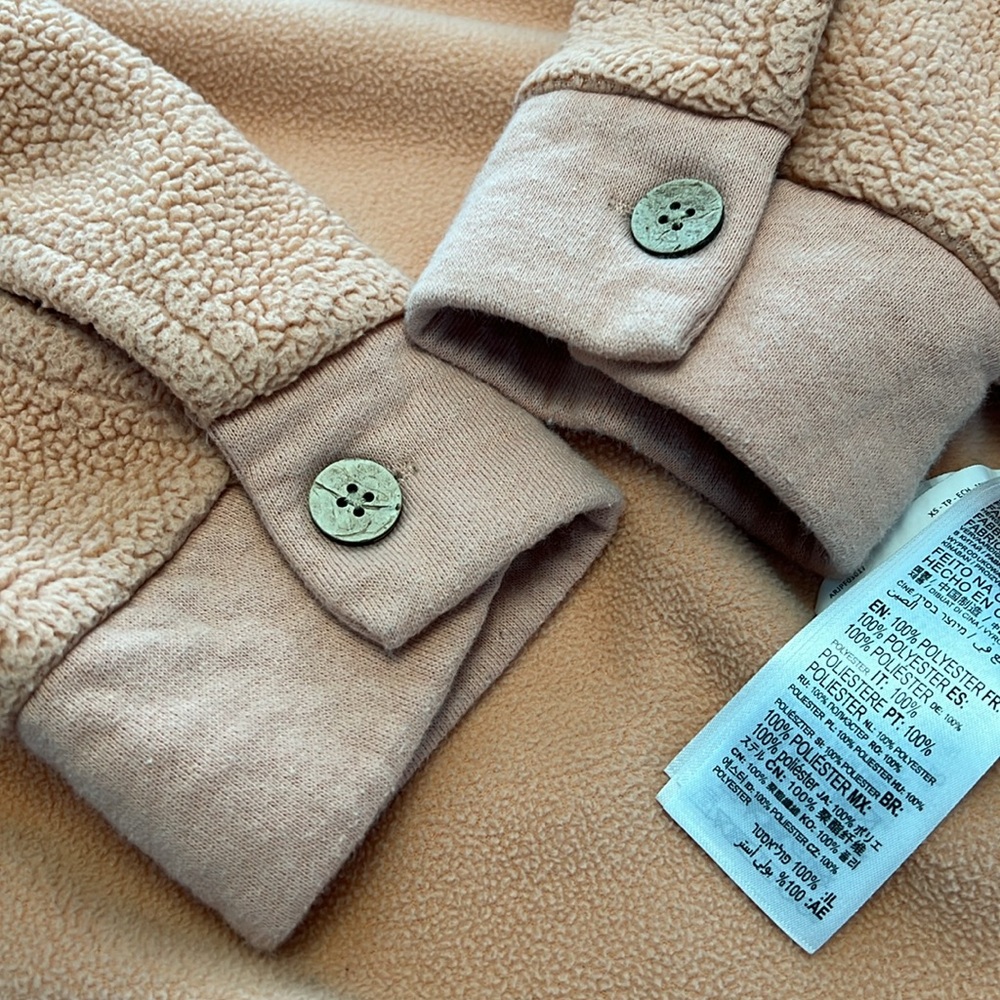 Roxy Make Wave, Move Mountains Fleece Shacket pit to pit is 20 inches size small - Picture 4 of 8